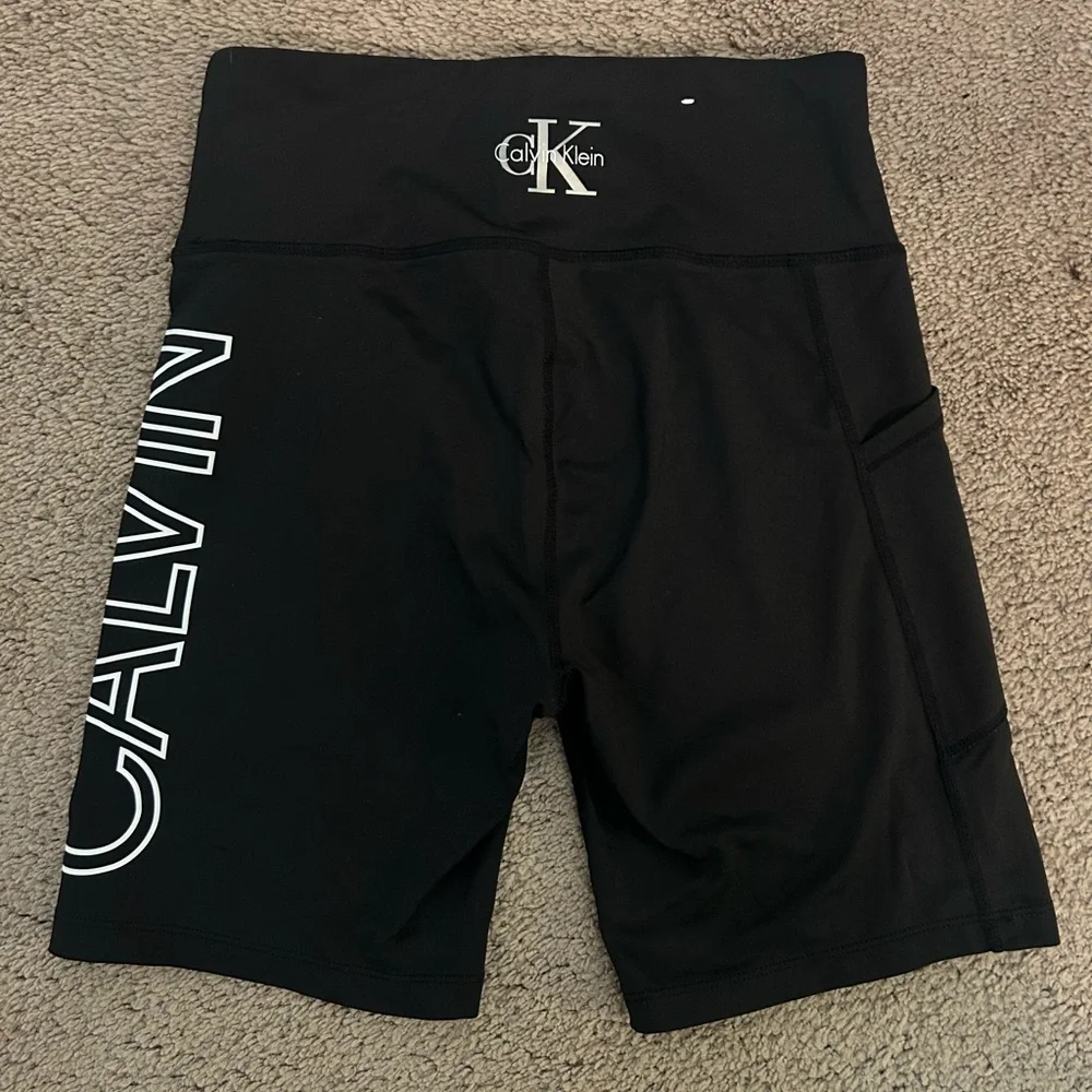 Womens CALVIN KLEIN Size Small Black Biker Shorts 7” Inseam Athletic Workout Run